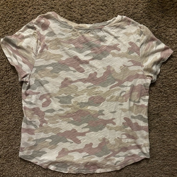 Old Navy brand Woman’s med.Washed out color camo design Great condition No flaws - Picture 9 of 9
